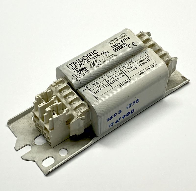 TCI elektromechanisches Vorschaltgerät für 30W-Leuchtstofflampen 183105B2V